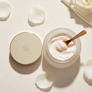 Moisturizer open lid texture view